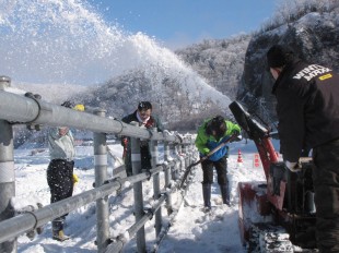 ガードレールの雪かきボランティアに参加しました①