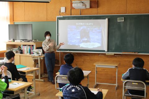 知床ウトロ学校で「環境と観光」の授業を行いました